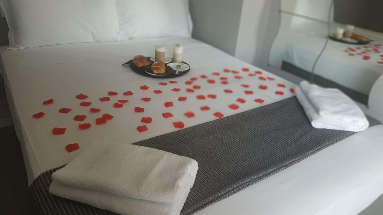 Living Bed And Breakfast 카소리아 외부 사진